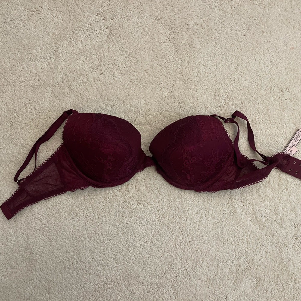 Very sexy Victoria’s Secret burgundy bra